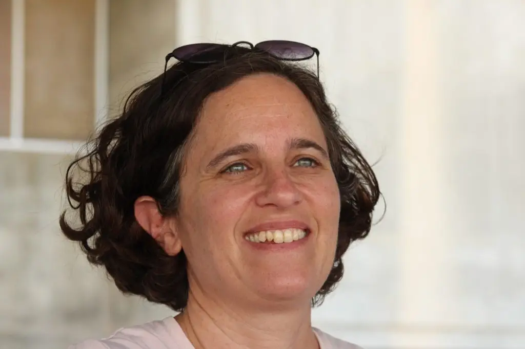 מדריכת טיולים נעמה דינור