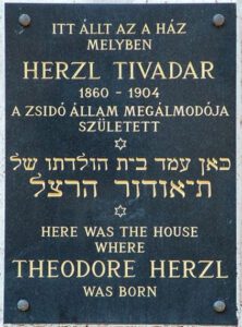 Tour of the Jewish Quarter in Budapest – the Jewish community, graffiti and nightlife