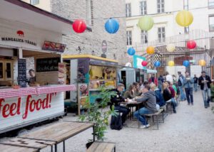 Tour of the Jewish Quarter in Budapest – the Jewish community, graffiti and nightlife