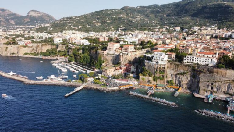 Recorrido por la costa de Amalfi: recorrido panorámico y visita a la ciudad