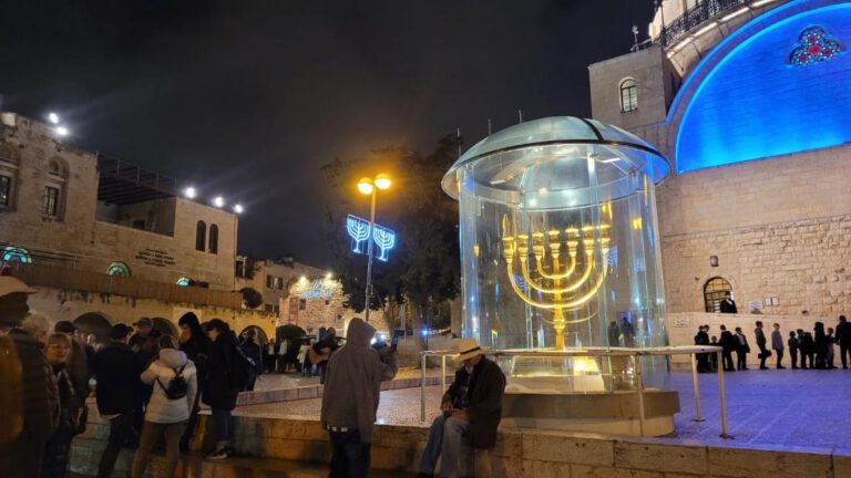 סיור חנוכיות בשכונת נחלאות