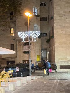 סיור חנוכיות בשכונת נחלאות