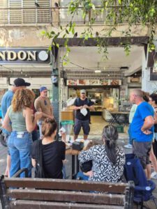 Un recorrido por los mercadillos: de la comida a los grafitis