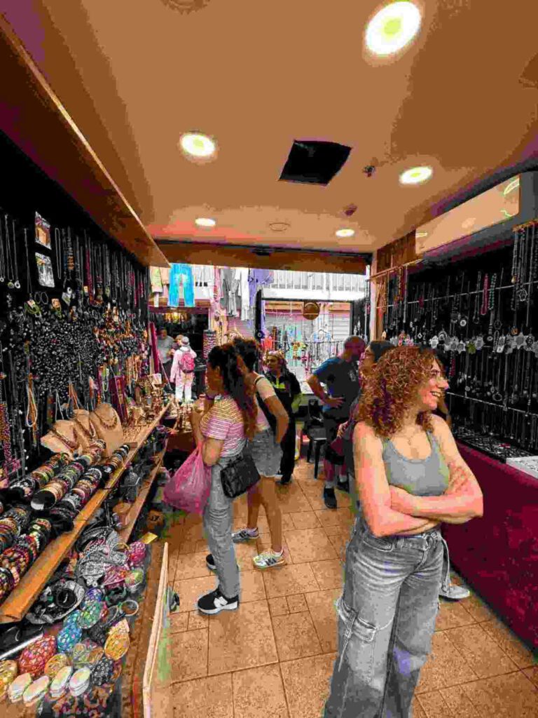 Un recorrido por los mercadillos: de la comida a los grafitis