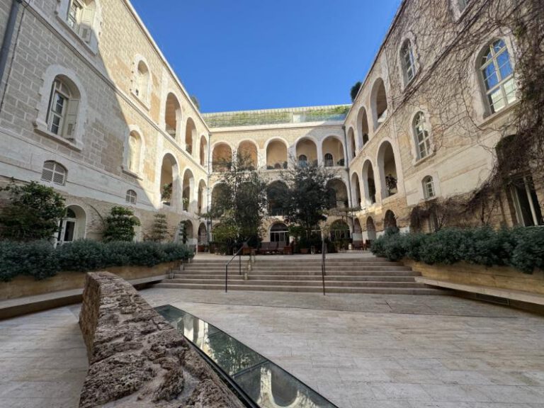 החצר האחורית של יפו: סיור הסודות של שכונת עג׳מי