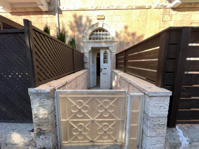 Between housing estates and palaces: A tour of the Baka neighborhood in Jerusalem