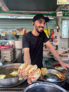 כרמל פלוס: סיור אוכל בשוק הכרמל וכרם התימנים