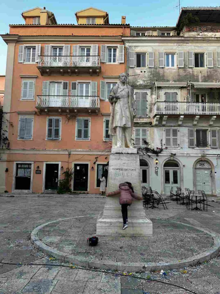 Combined tour to get to know the city and Corfu Judaism