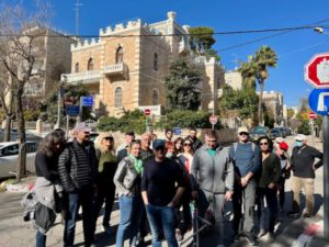 על סודות וארמונות: סיור בשכונת טלביה