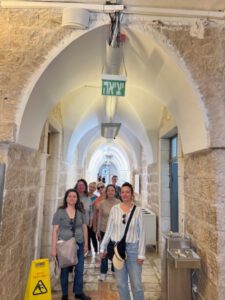 על סודות וארמונות: סיור בשכונת טלביה