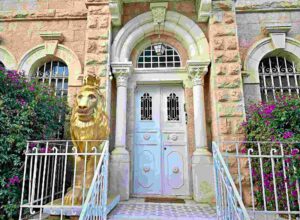 על סודות וארמונות: סיור בשכונת טלביה