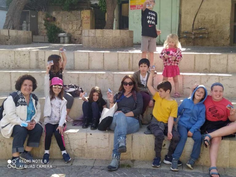 סיור משחק לכל המשפחה בנחלאות – עגלת ההפתעות