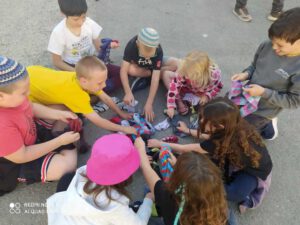 סיור משחק לכל המשפחה בנחלאות – עגלת ההפתעות