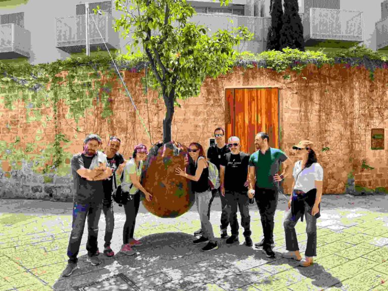 La carrera por el millón en Jaffa: una experiencia de encuentro entre saltar en los callejones