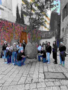 La carrera por el millón en Jaffa: una experiencia de encuentro entre saltar en los callejones