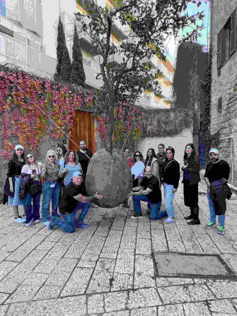 La carrera por el millón en Jaffa: una experiencia de encuentro entre saltar en los callejones