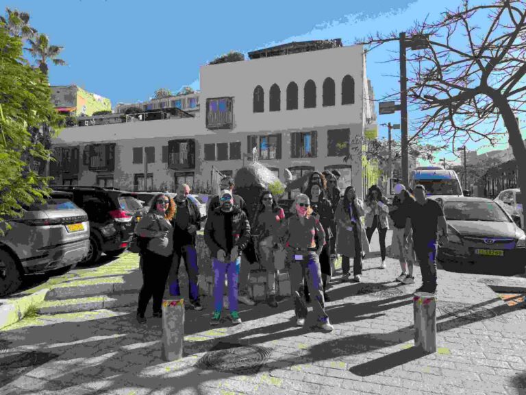 La carrera por el millón en Jaffa: una experiencia de encuentro entre saltar en los callejones