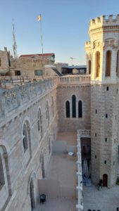 Recorrido turístico por Jerusalén: edificios europeos, arquitectura impresionante y arte