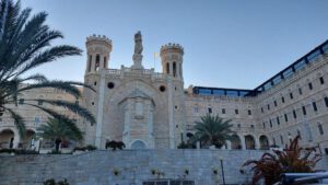 Recorrido turístico por Jerusalén: edificios europeos, arquitectura impresionante y arte