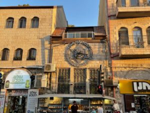 España en Jerusalén: Un recorrido por Nachlaot según la reina de belleza de Jerusalén