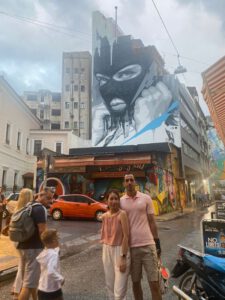 Visita guiada por Atenas en hebreo, con los grafitis de Ino como telón de fondo