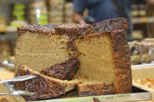 La vida secreta de Bnei Brak: Visita a la panadería y al cholent los jueves por la noche