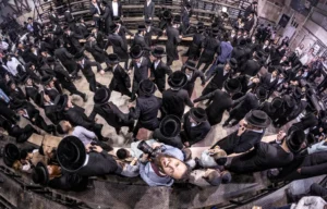 La vida secreta de Bnei Brak: Visita a la panadería y al cholent los jueves por la noche