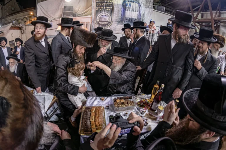 La vida secreta de Bnei Brak: Visita a la panadería y al cholent los jueves por la noche