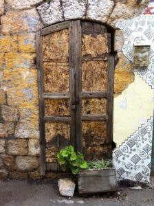 סיור אוכל תיאטרלי – עם שחקן – בשוק מחנה יהודה ונחלאות