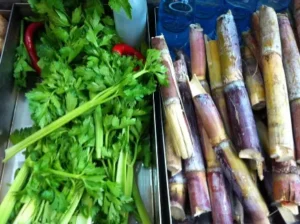 סיור אוכל תיאטרלי – עם שחקן – בשוק מחנה יהודה ונחלאות