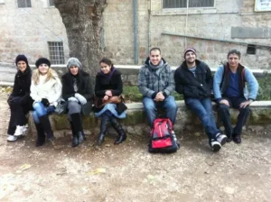 סיור אוכל תיאטרלי – עם שחקן – בשוק מחנה יהודה ונחלאות