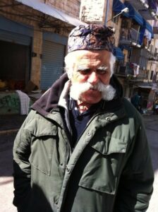 סיור אוכל תיאטרלי – עם שחקן – בשוק מחנה יהודה ונחלאות