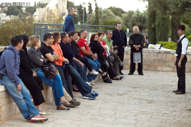 סיור במשכנות שאננים וימין משה עם שחקן