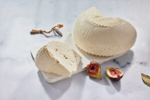 Los quesos del lechero: de un recorrido gastronómico por Lewinsky