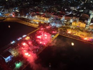 ¡Unas vacaciones mágicas en Grecia con Shimon Parnas en el Carnaval de Patras 2026!
