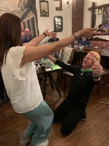 ¡Unas vacaciones mágicas en Grecia con Shimon Parnas en el Carnaval de Patras 2026!