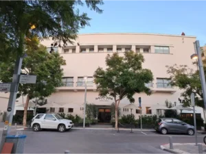Architectural tour around Dizengoff Square | Urban renewal and building preservation