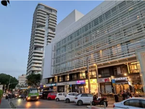 Architectural tour around Dizengoff Square | Urban renewal and building preservation