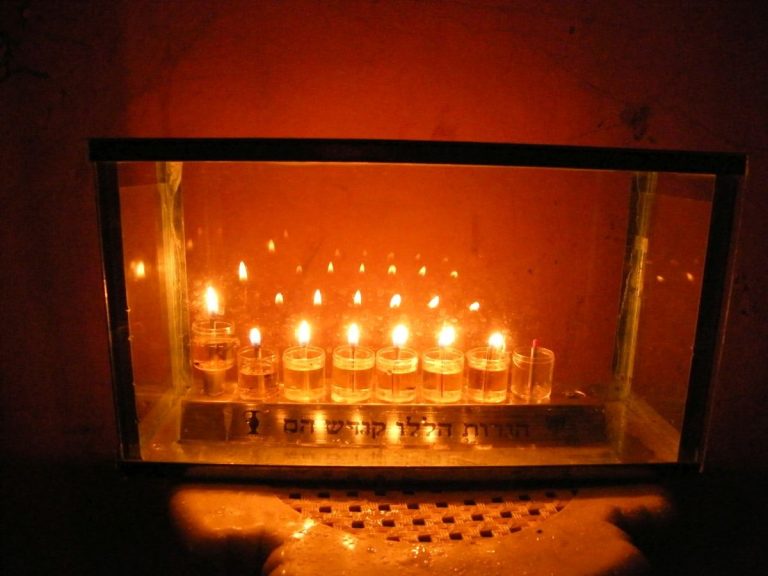 Hanukkah Menorah Tour in the Alleys of the Old City of Jerusalem