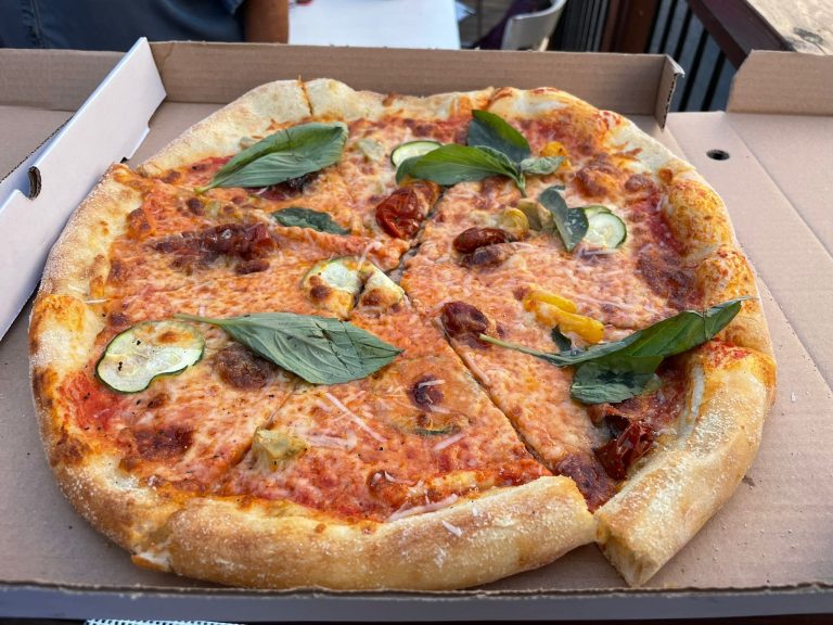 סיור טעימות בשוק תלפיות בחיפה