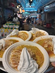 Recorrido culinario por el barrio de Mahane Yehuda: del mercado a la moda
