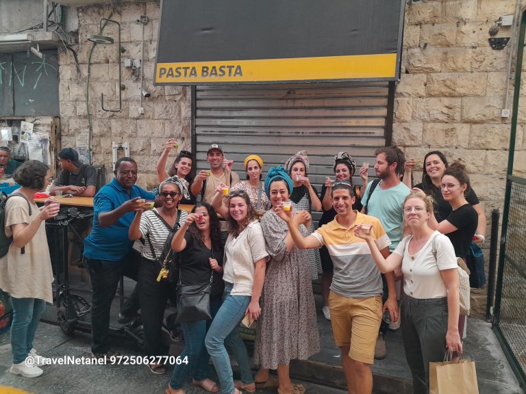 Recorrido culinario por el barrio de Mahane Yehuda: del mercado a la moda