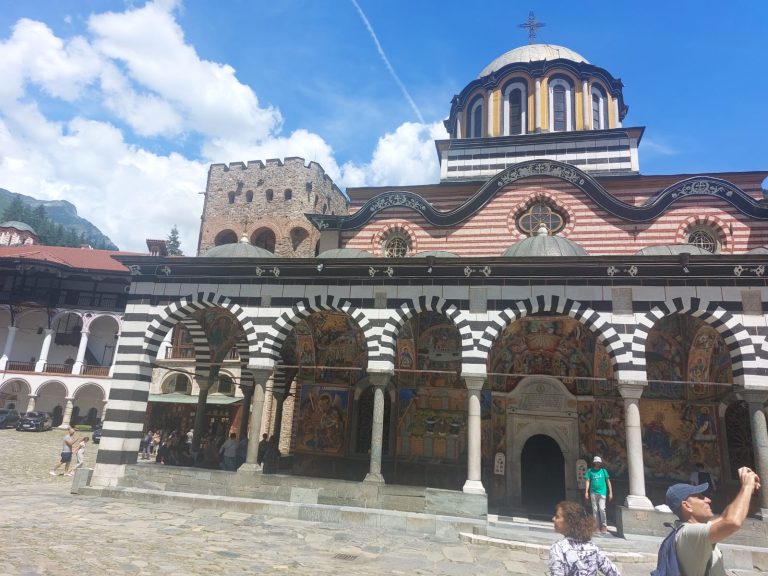 סיור במנזר רילה - Rila Monastery
