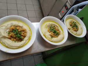 Recorrido culinario por el barrio de Mahane Yehuda: del mercado a la moda