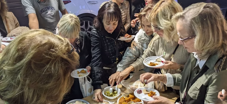 An in-depth tour of the ultra-Orthodox community and tastings of local Jewish cuisine