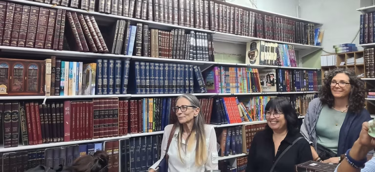 An in-depth tour of the ultra-Orthodox community and tastings of local Jewish cuisine