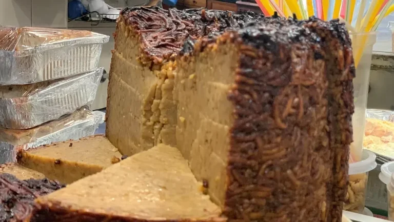 An in-depth tour of the ultra-Orthodox community and tastings of local Jewish cuisine