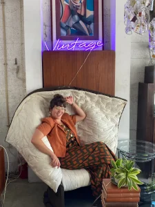 סיור עיצוב וינטג׳ בשוק הפשפשים