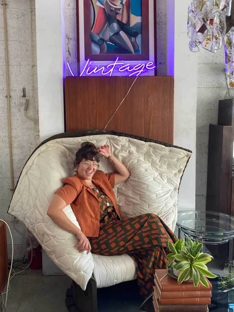 סיור עיצוב וינטג׳ בשוק הפשפשים