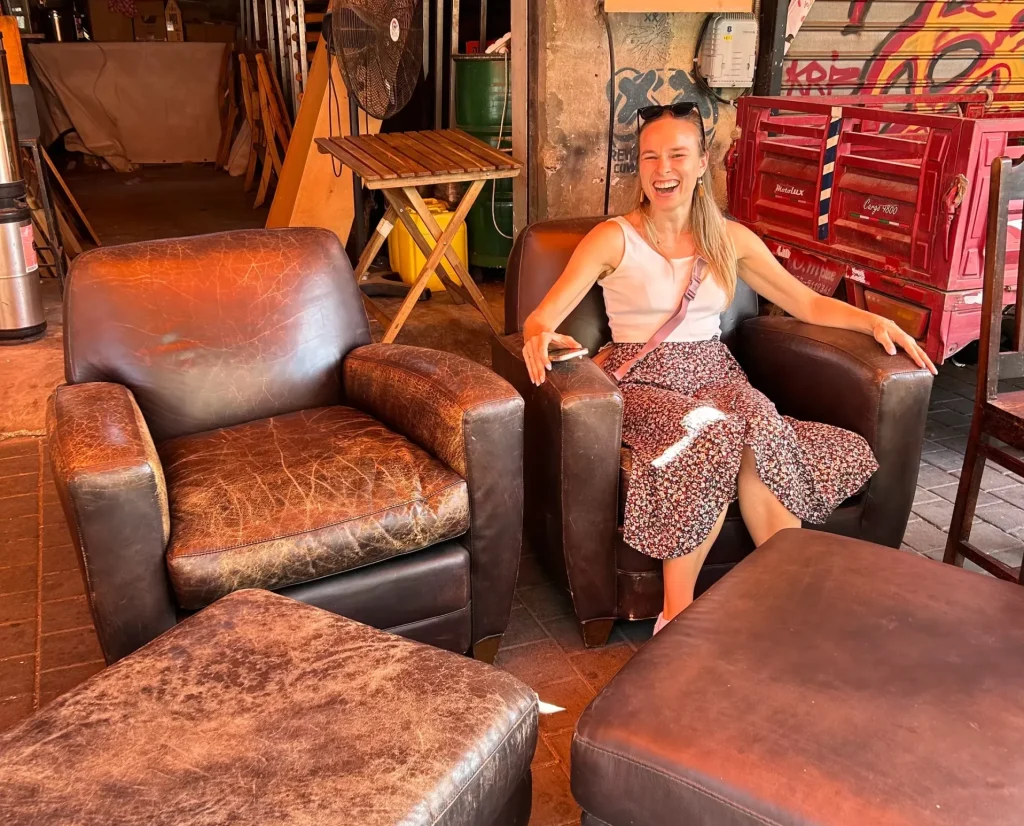 Vintage design tour of the Flea Market